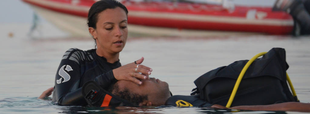 Rescue Diver & EFR course & certification – Deco Divers